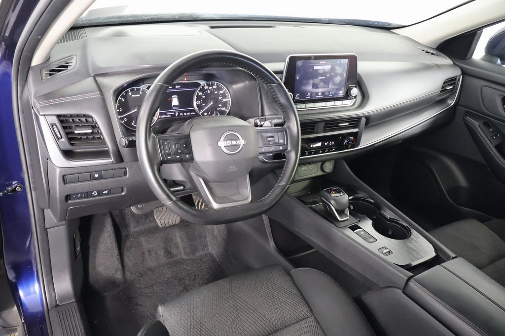 Used 2025 Nissan Rogue SV FWD image 7
