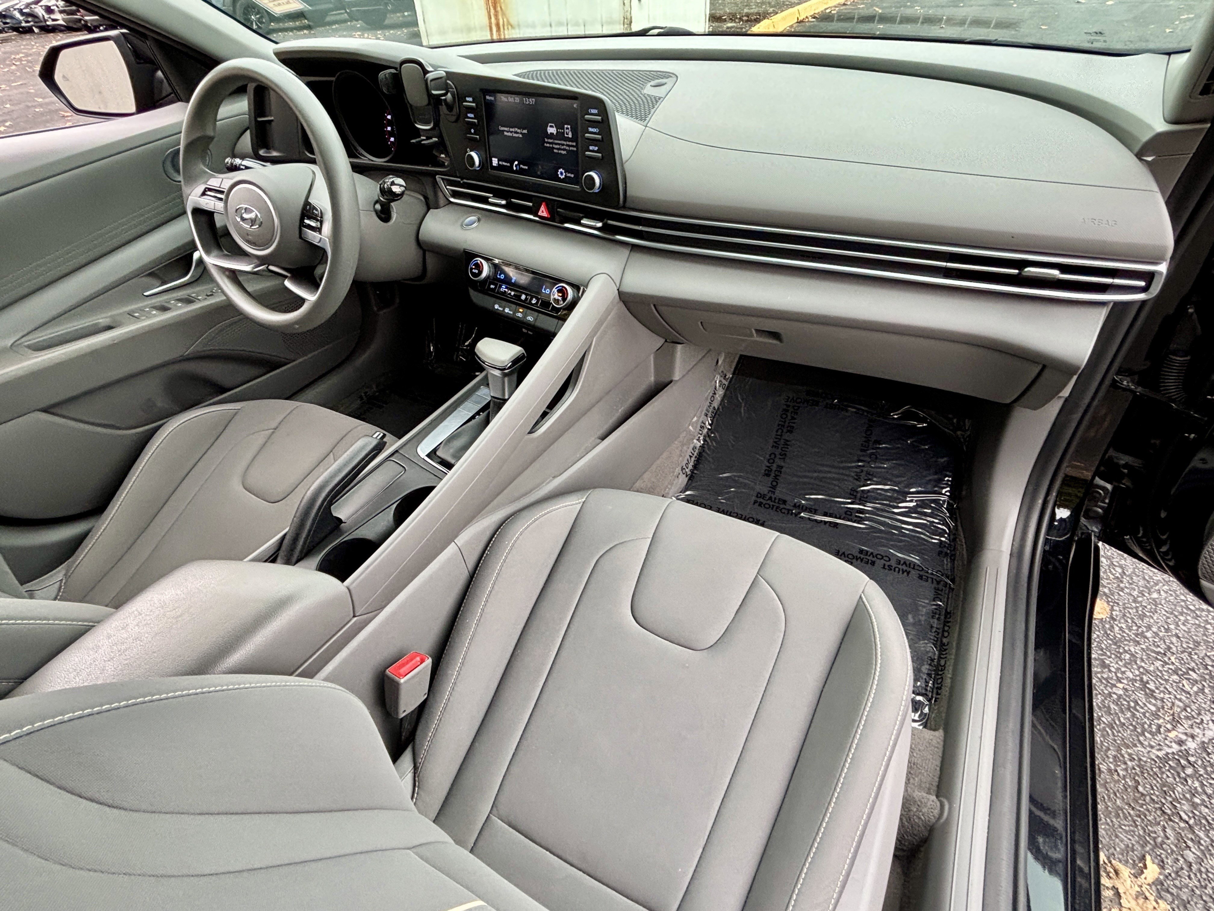 Used 2023 Hyundai Elantra SEL w/ Cargo Package image 10