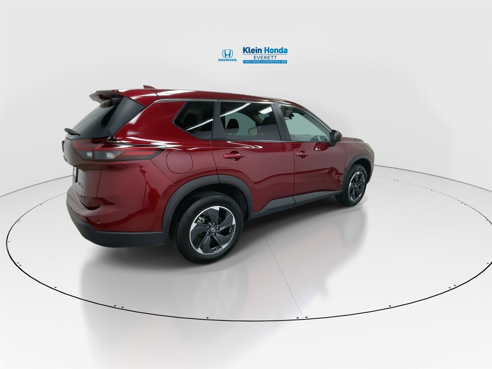 Used 2024 Nissan Rogue SV image 2