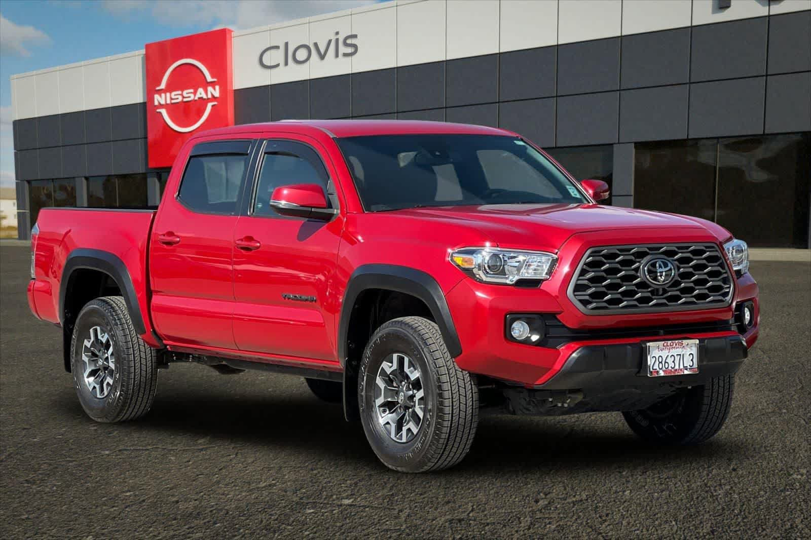 Used 2022 Toyota Tacoma TRD Off-Road w/ Technology Package AWD/4WD image 10