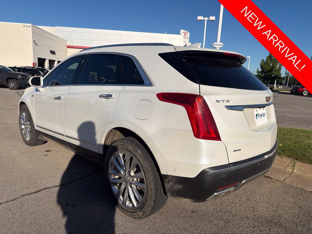 Used 2017 Cadillac XT5 Platinum w/ Driver Assist Package AWD/4WD image 6