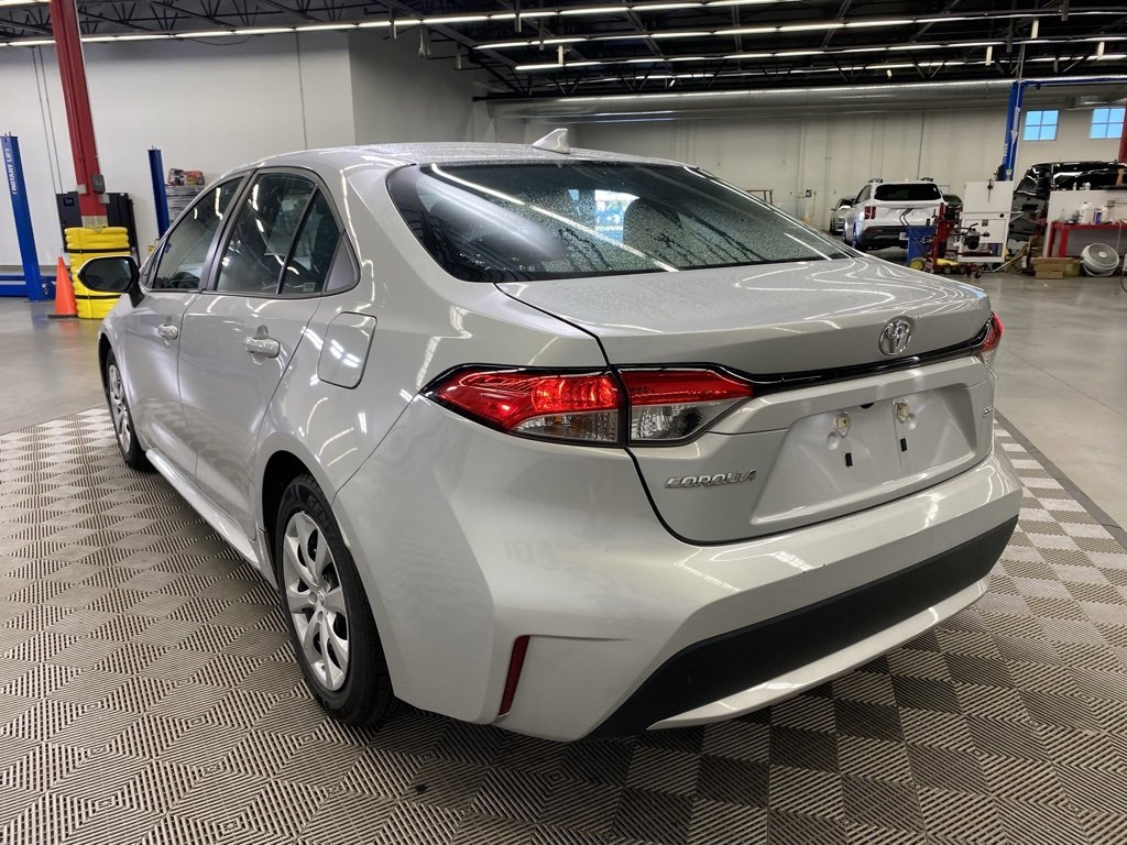 Used 2022 Toyota Corolla LE image 6