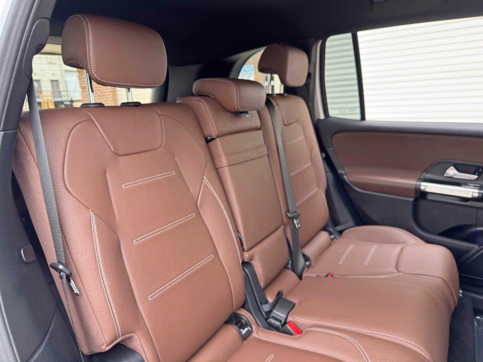 Used 2021 Mercedes-Benz GLB 250 w/ AMG Line image 38