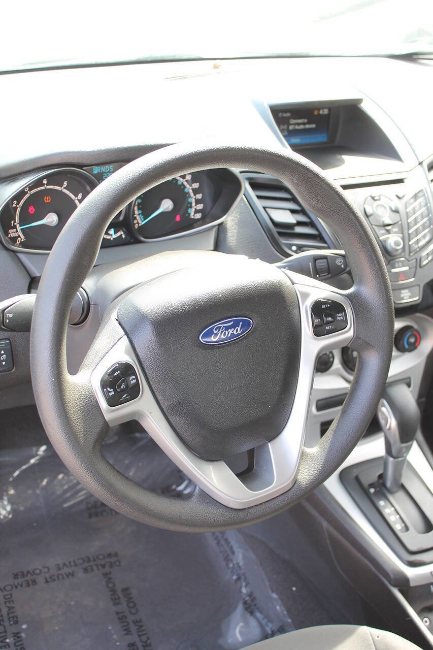 Used 2019 Ford Fiesta SE image 12