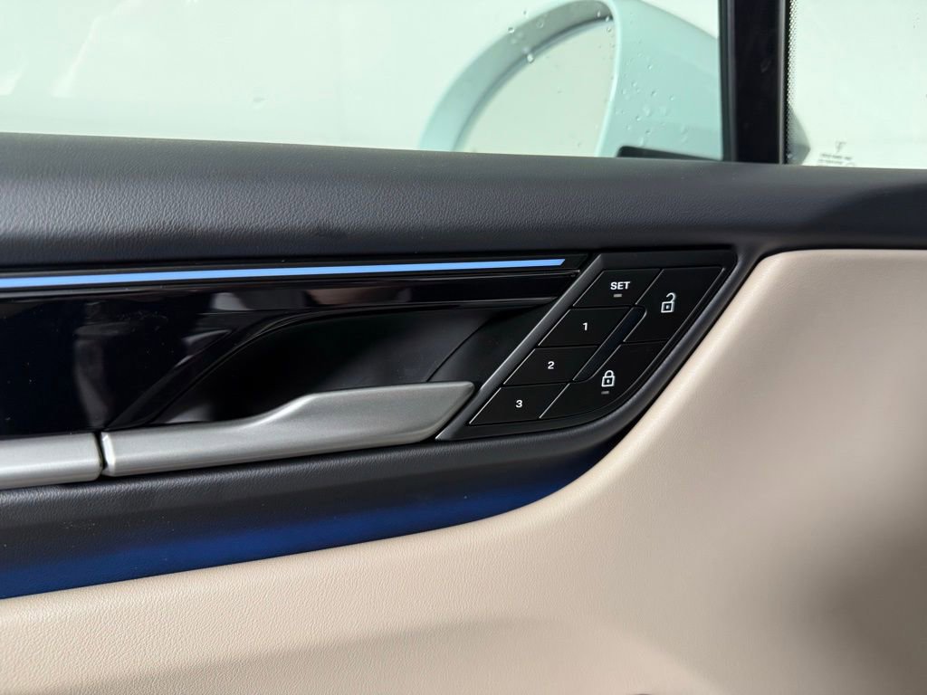 New 2025 Porsche Macan 4 Electric image 24