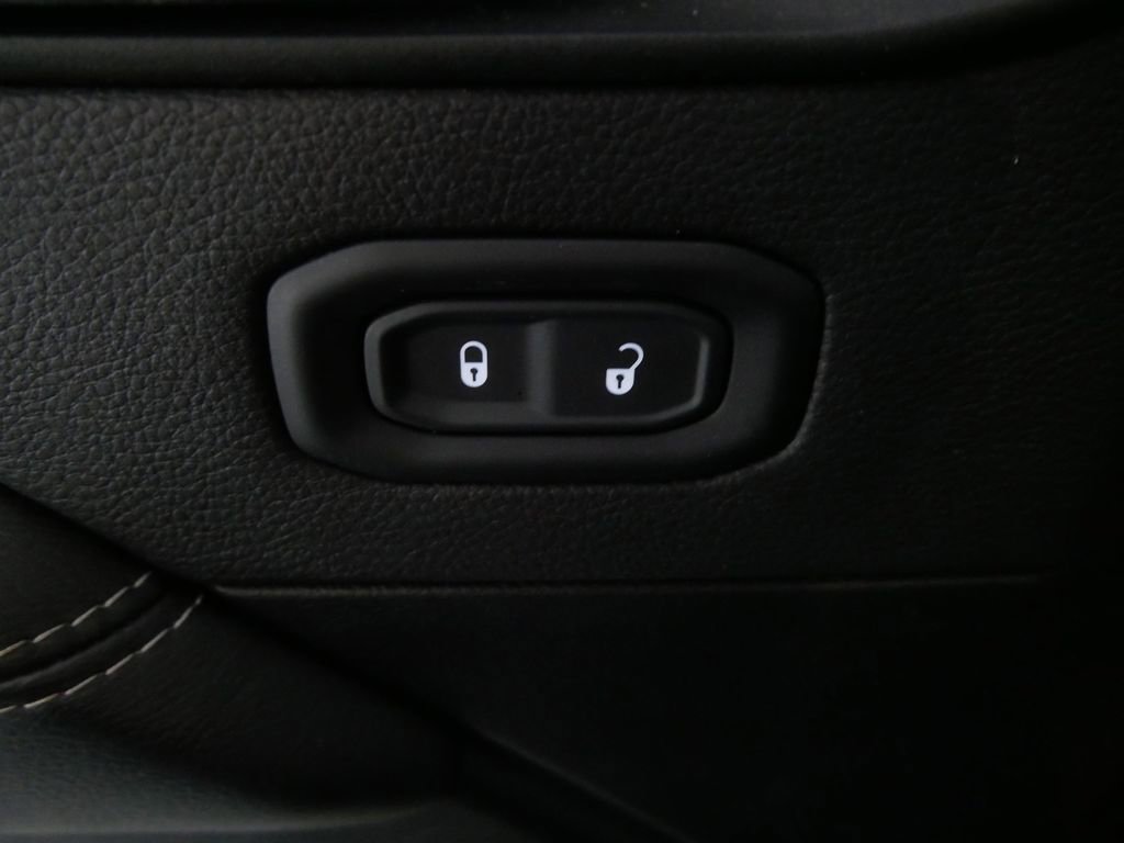 Used 2021 Jeep Wrangler Unlimited Sahara w/ Uconnect 4C Nav & Sound Group image 21