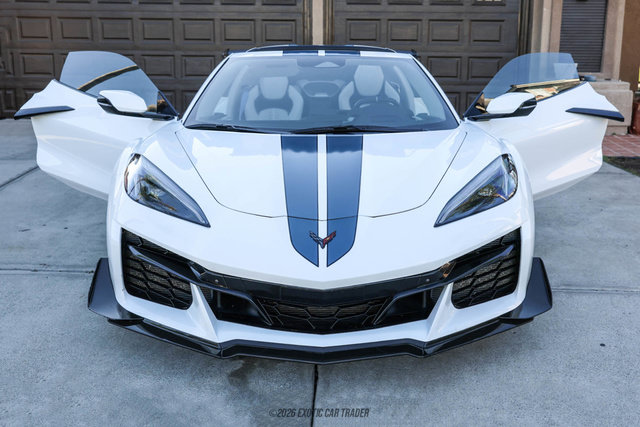 Used 2025 Chevrolet Corvette Z06 w/ Z07 Performance Package RWD image 12