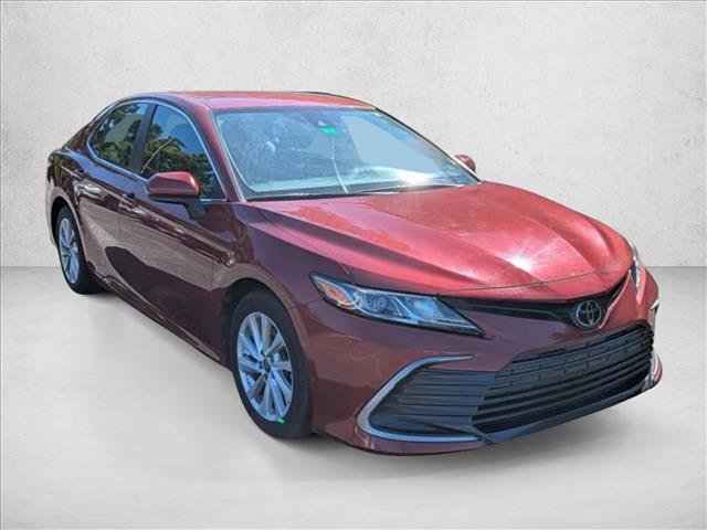Used 2022 Toyota Camry LE image 3
