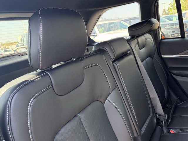 New 2026 Jeep Grand Cherokee Limited w/ Luxury Tech Group II AWD/4WD image 35