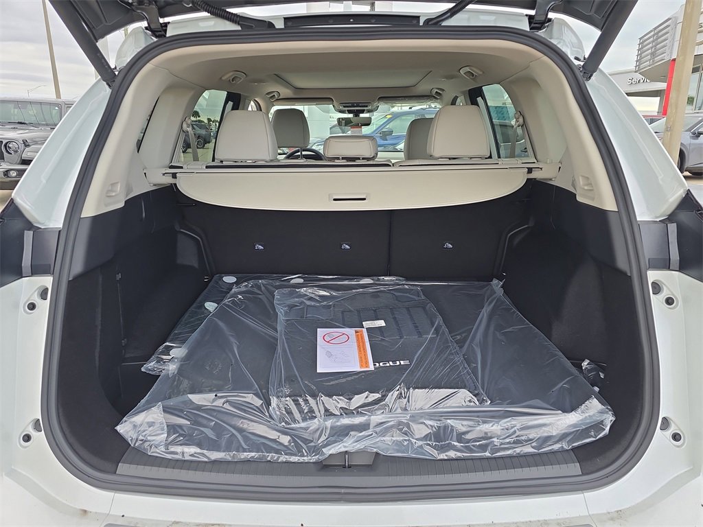 New 2026 Nissan Rogue SV w/ SV Premium Package image 5