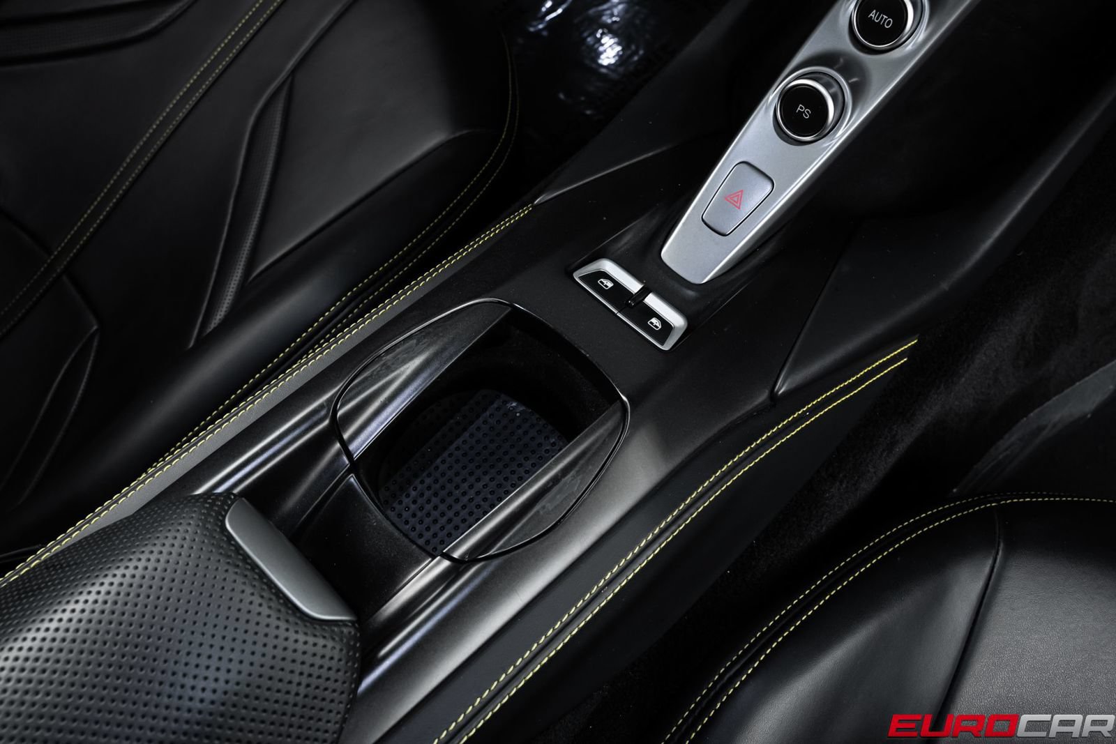Used 2020 Ferrari 812 Superfast RWD image 35