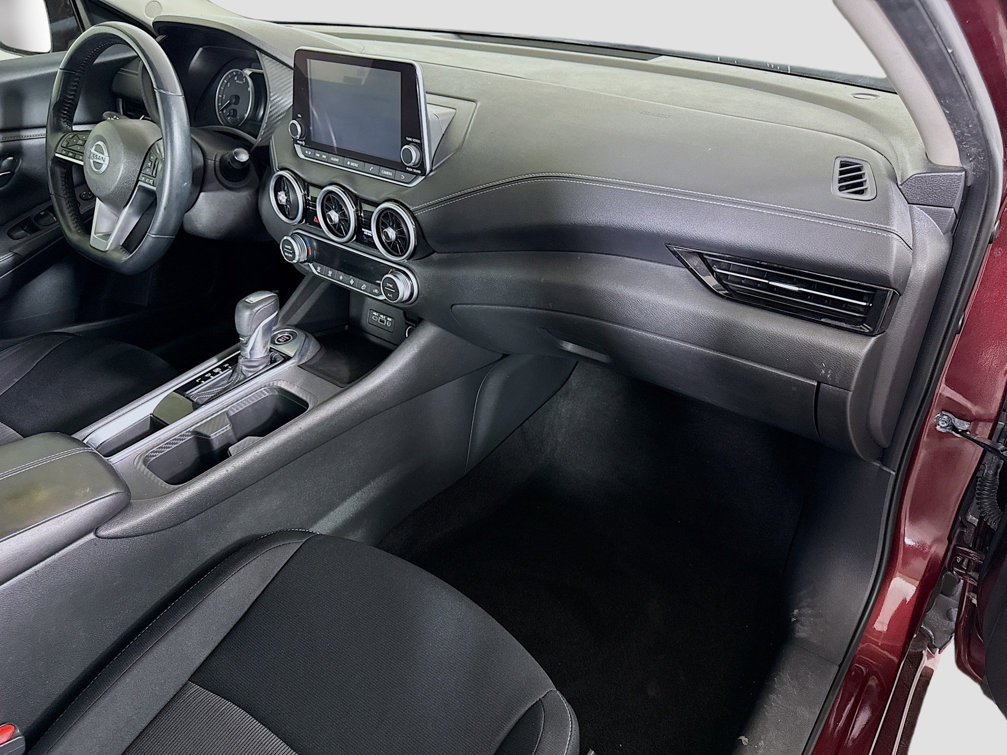 Used 2020 Nissan Sentra SV image 30