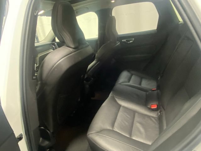 Used 2025 Volvo XC60 B5 Plus AWD/4WD image 13