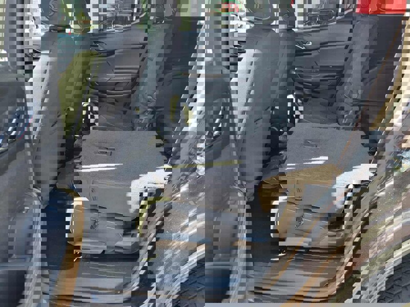 Used 2017 GMC Acadia SLE image 13