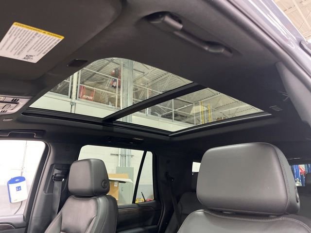 Used 2021 Chevrolet Tahoe Z71 w/ Z71 Signature Package AWD/4WD image 27