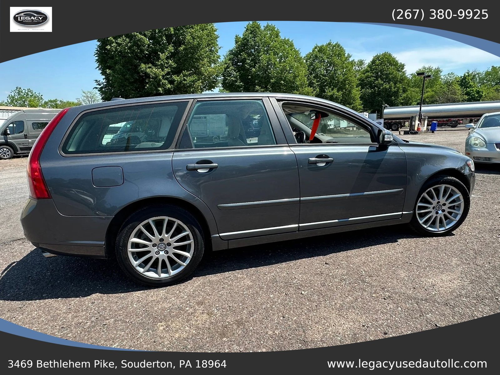 Used 2011 Volvo V50 T5 w/ Preferred Pkg FWD image 18