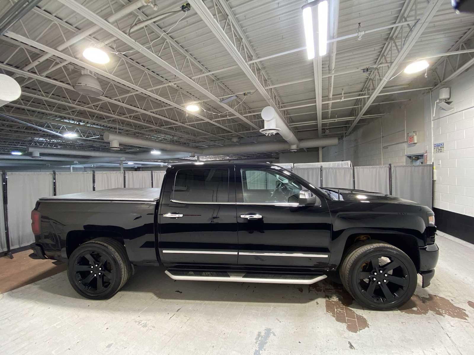 Used 2018 Chevrolet Silverado 1500 LTZ Z71 w/ LTZ Plus Package AWD/4WD image 26