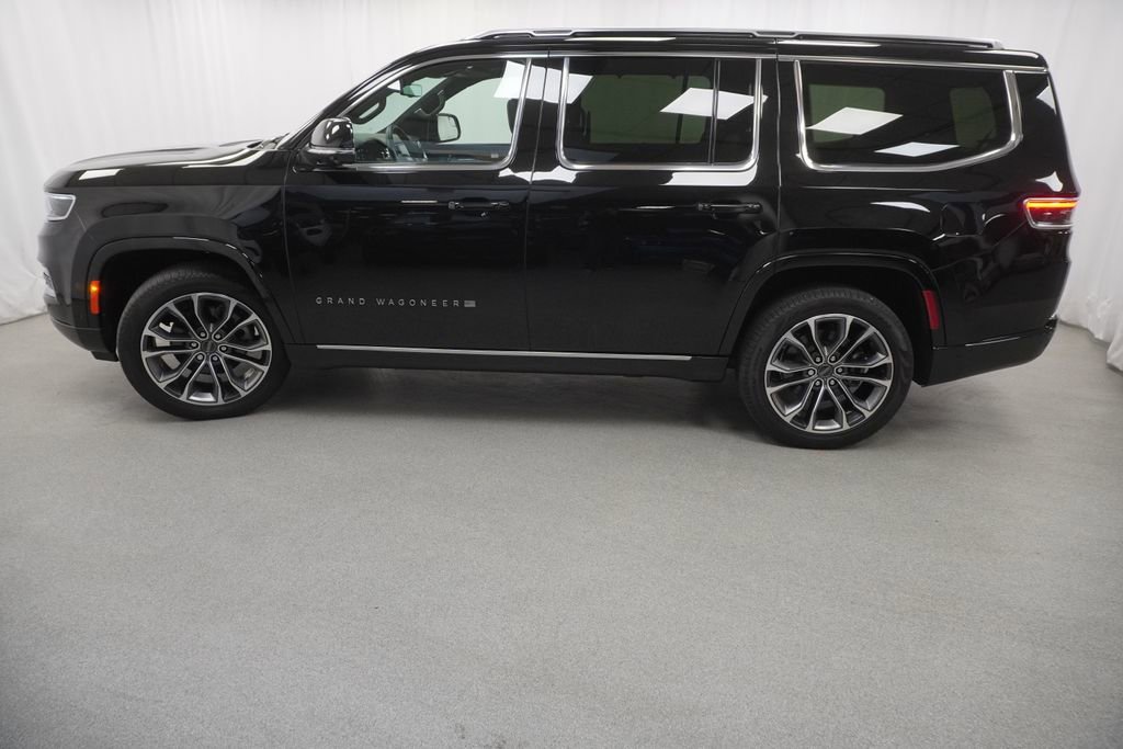 Used 2024 Jeep Grand Wagoneer Series III w/ Rear-Seat Entertainment Group AWD/4WD image 16