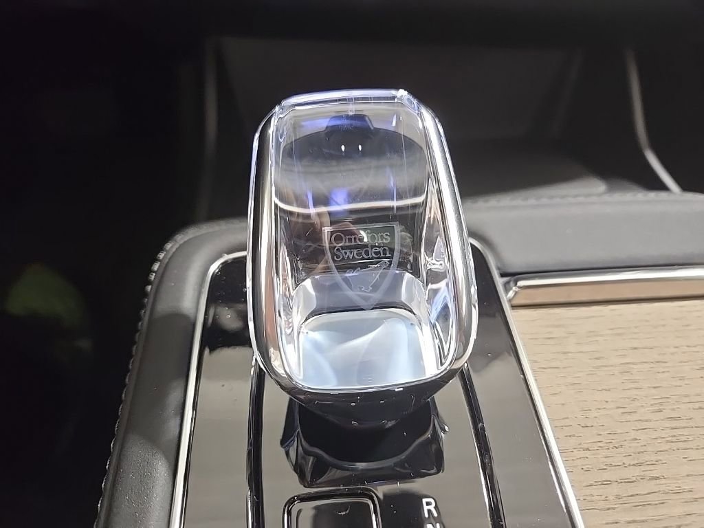 New 2026 Volvo XC90 T8 Plus w/ Protection Package Premier image 16