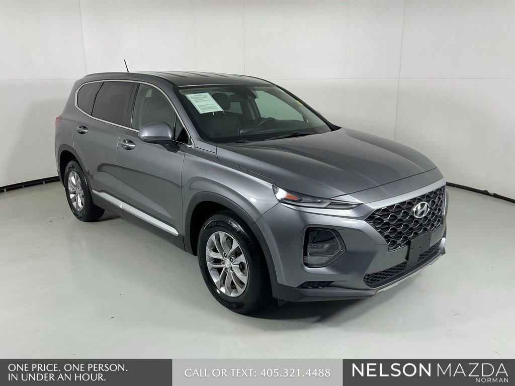 Used 2020 Hyundai Santa Fe SE image 3