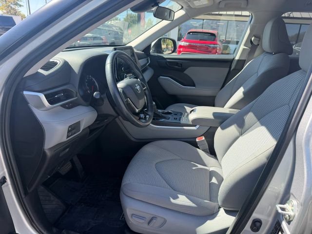 Used 2020 Toyota Highlander LE AWD/4WD image 9