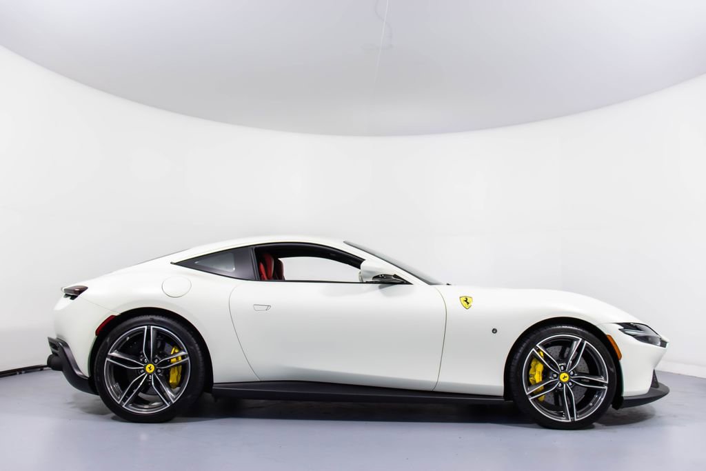 Certified 2022 Ferrari Roma image 3