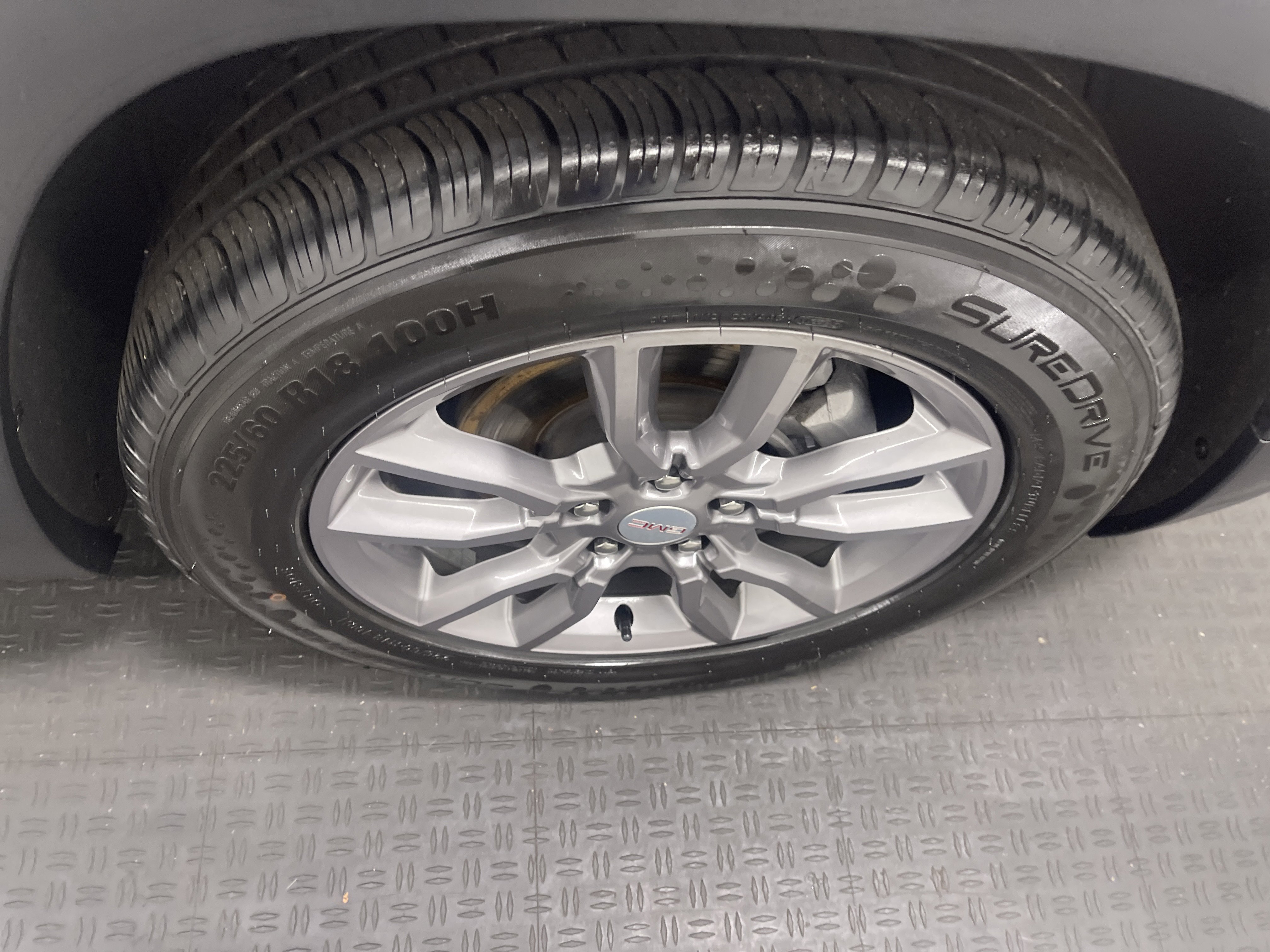 Used 2024 GMC Terrain SLT image 28