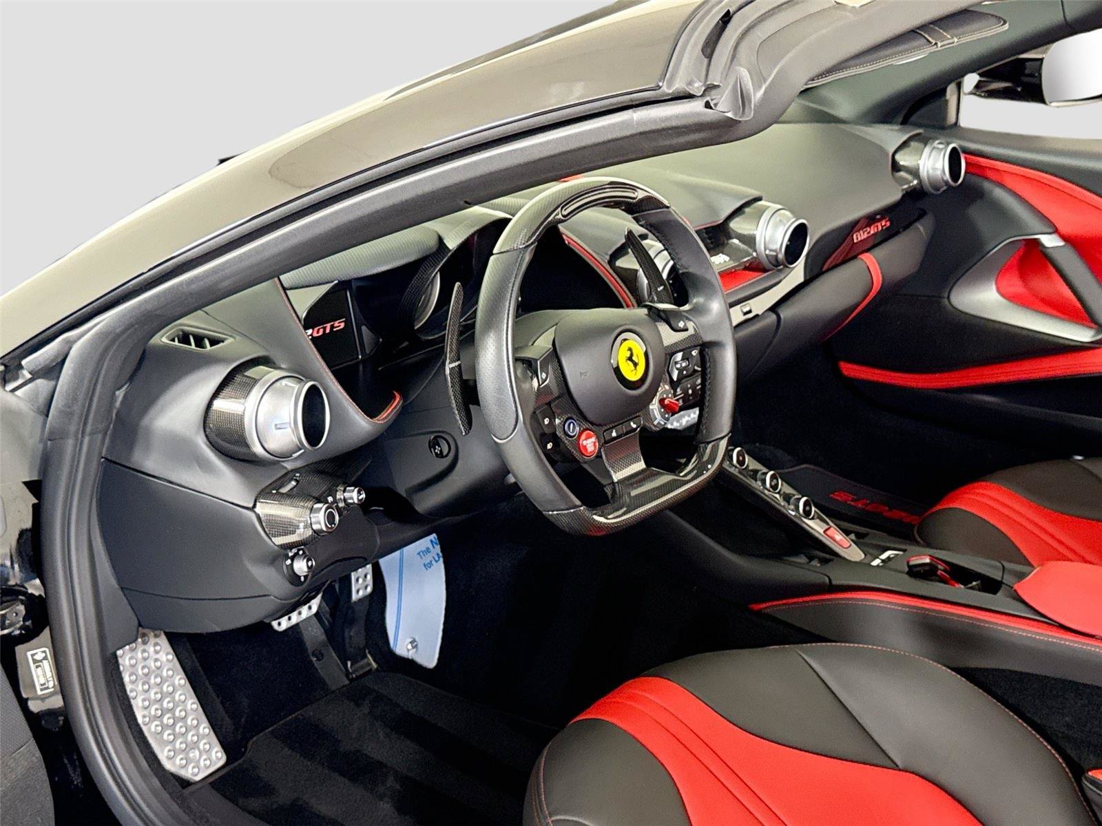 Used 2021 Ferrari 812 GTS RWD image 15