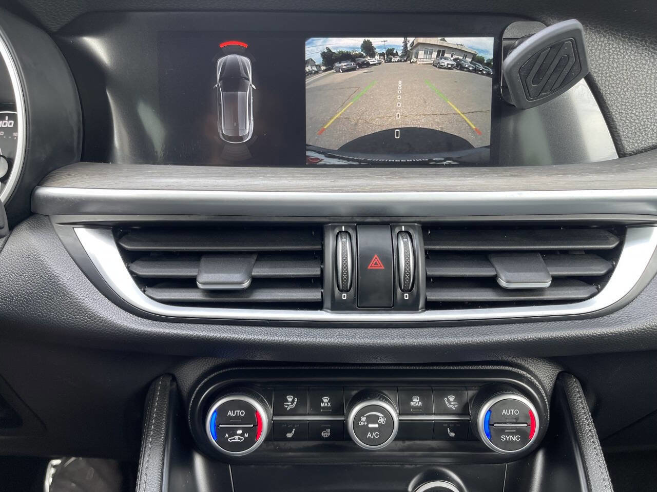 Used 2022 Alfa Romeo Stelvio Ti image 33