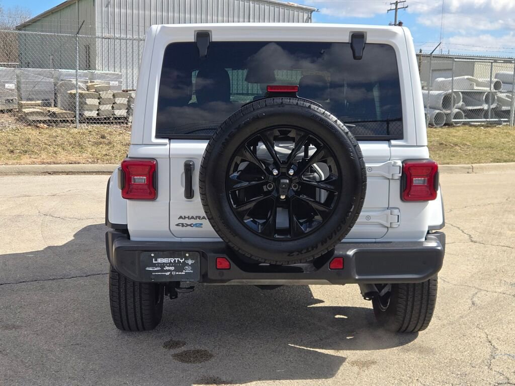Used 2025 Jeep Wrangler Unlimited Sahara w/ Safety Group image 12