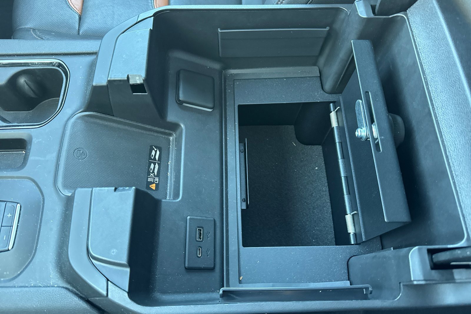 Used 2022 GMC Sierra 1500 AT4 w/ AT4 Premium Package image 33