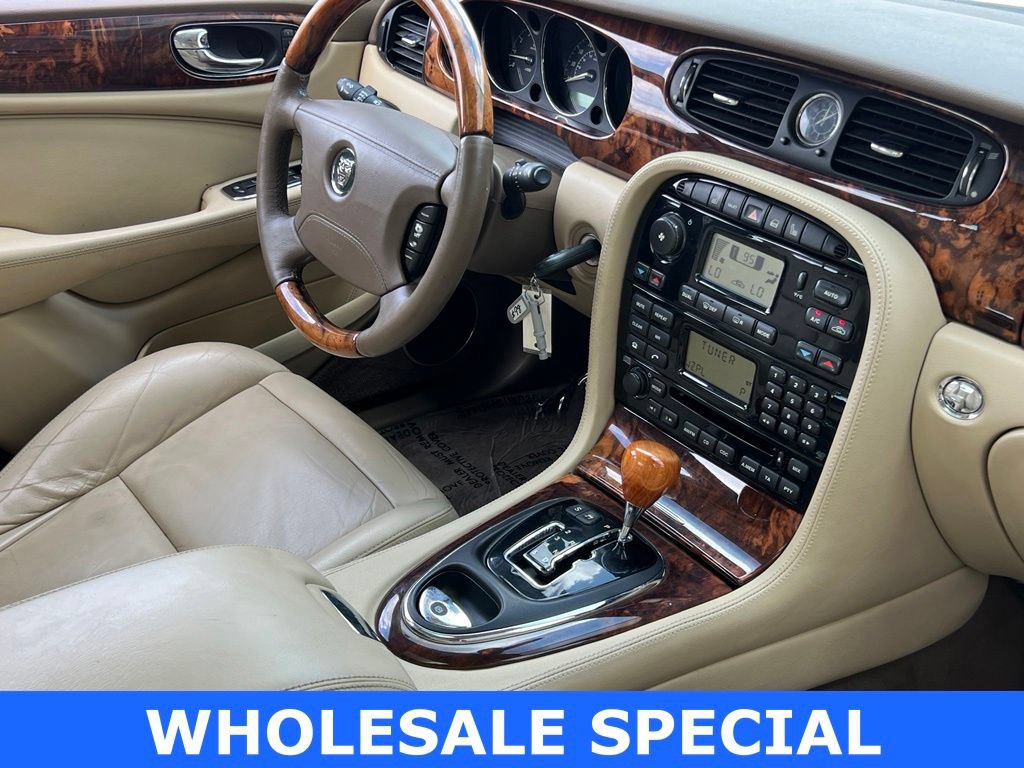 Used 2005 Jaguar XJ8 RWD image 3