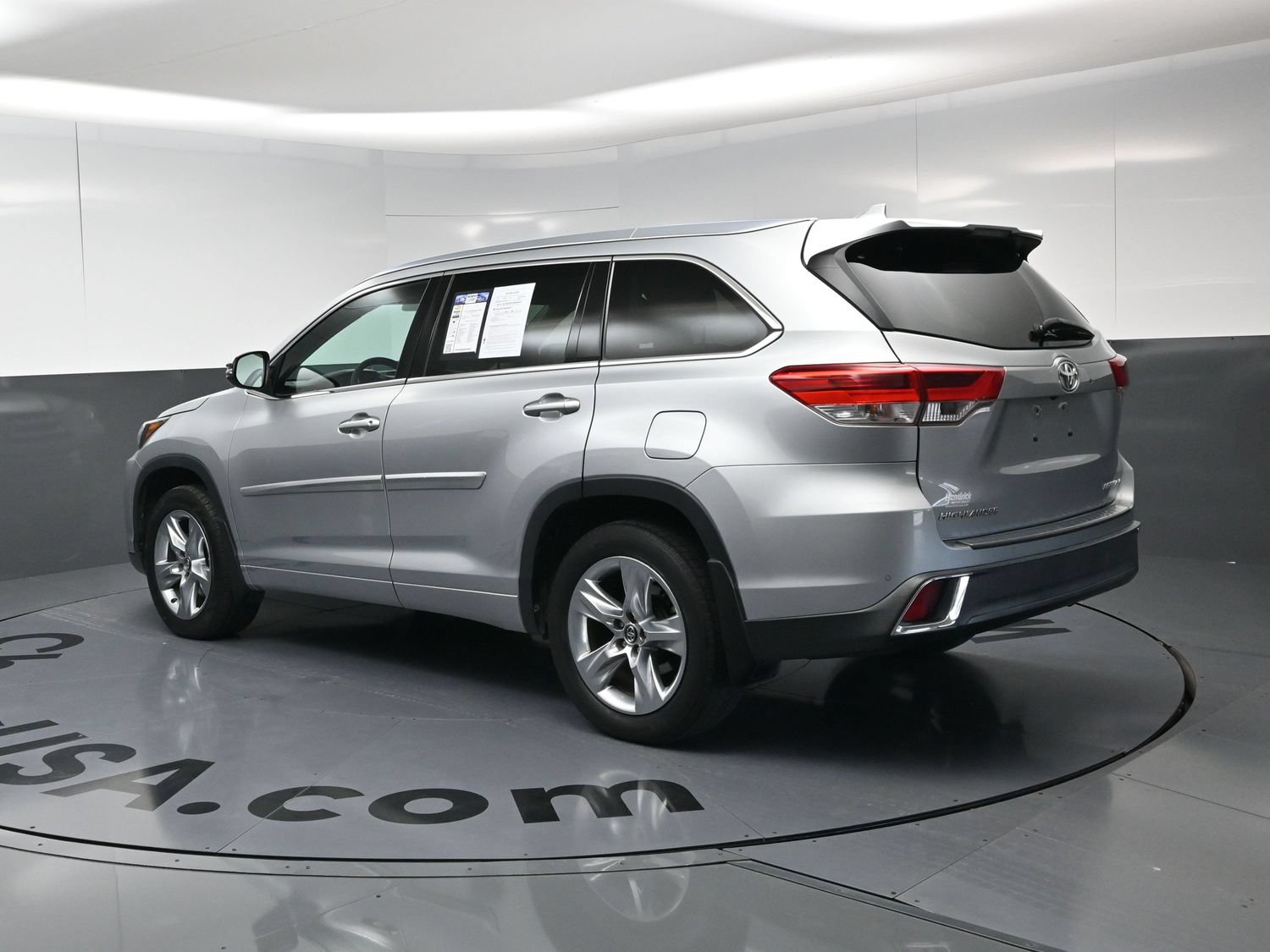 Used 2017 Toyota Highlander Limited w/ Protection Package #3 AWD/4WD image 7
