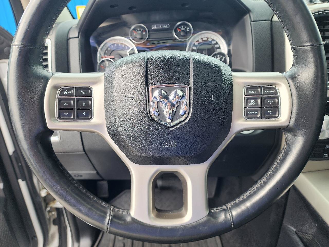 Used 2014 RAM 1500 Laramie w/ Convenience Group AWD/4WD image 15