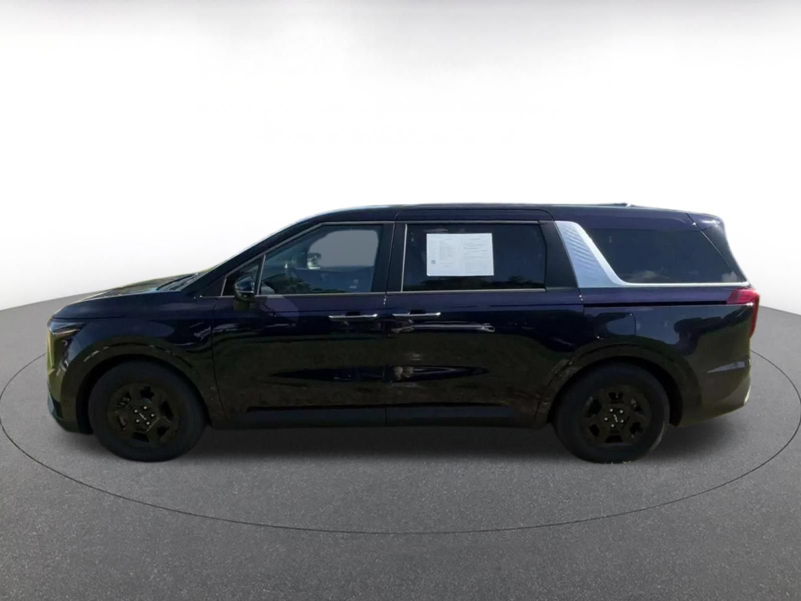 Used 2026 Kia Carnival FWD image 8