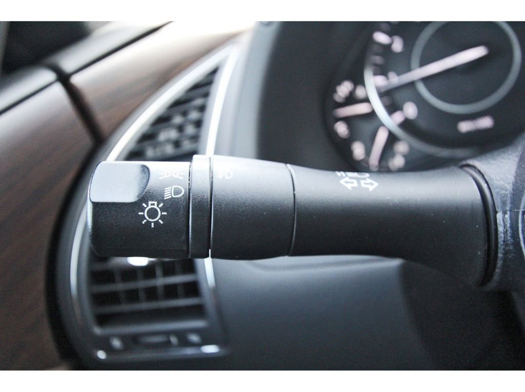 Used 2018 Nissan Armada Platinum w/ Captain Seat Package image 11