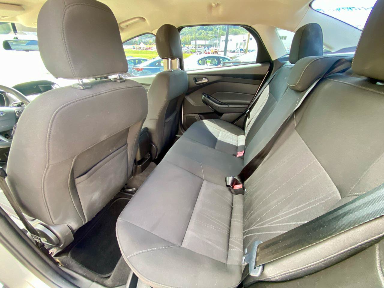 Used 2017 Ford Focus SE FWD image 12
