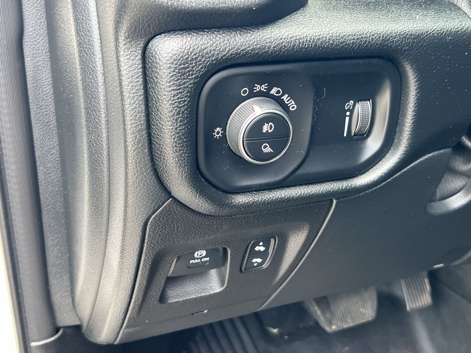 Used 2022 RAM 1500 Big Horn AWD/4WD image 29