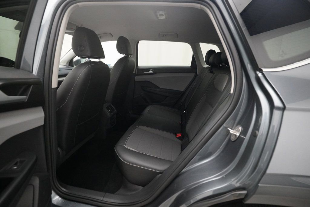 Used 2022 Volkswagen Taos SE image 15