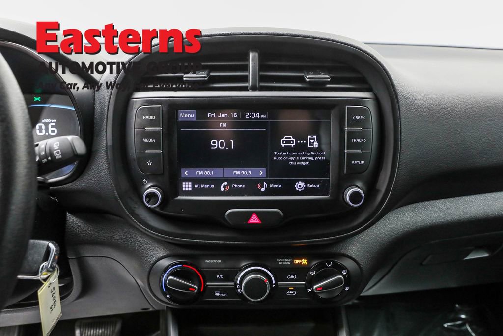 Used 2023 Kia Soul LX w/ LX Technology Package image 12