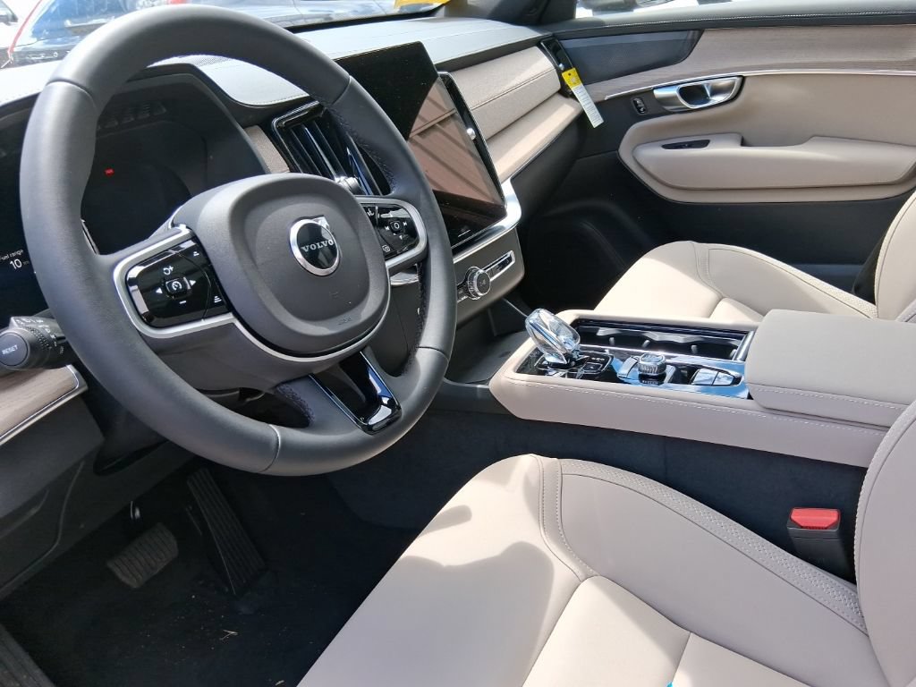 New 2026 Volvo XC90 B6 Plus w/ Protection Package Premier AWD/4WD image 10