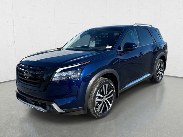New 2025 Nissan Pathfinder Platinum w/ Black Appearance Package