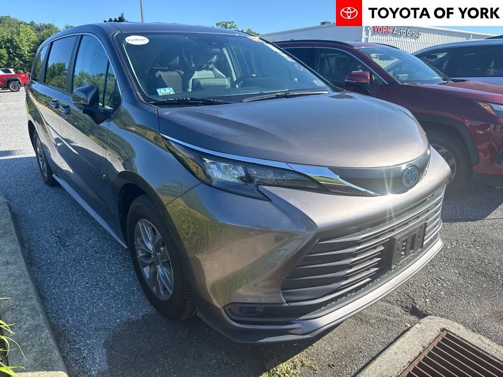 Used 2024 Toyota Sienna LE