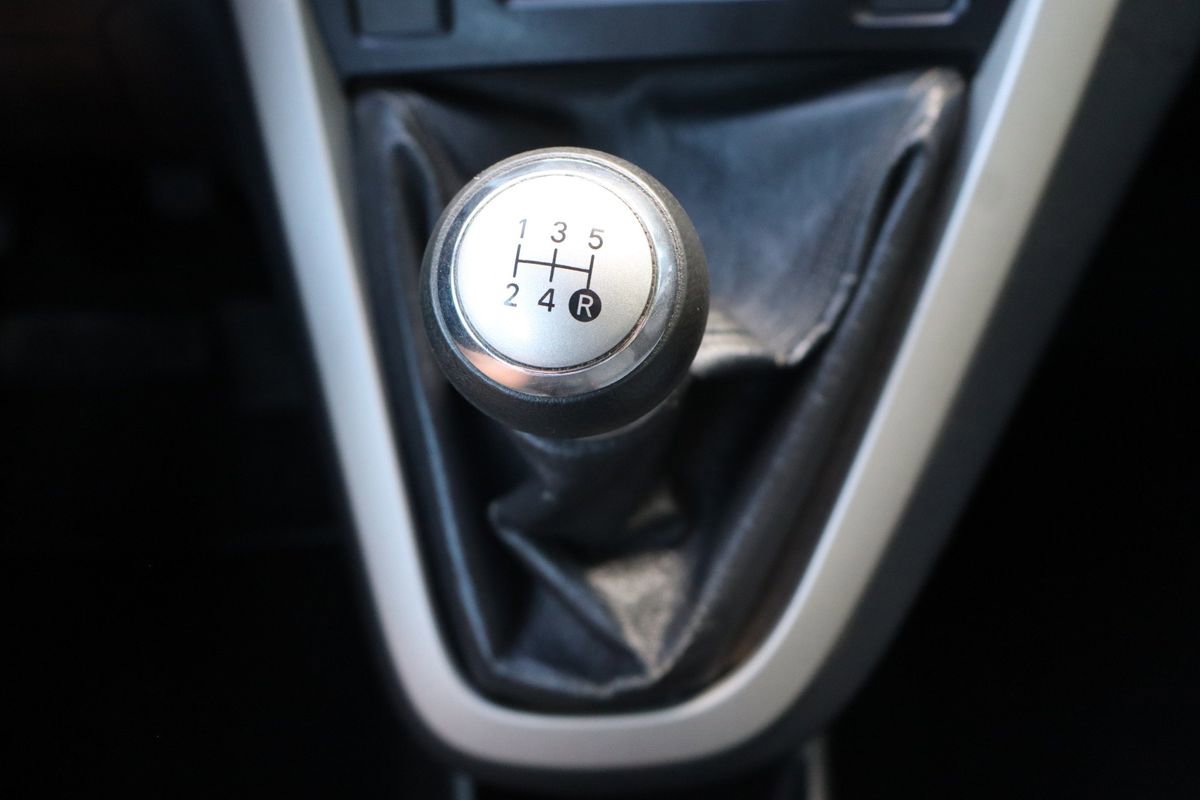 Used 2010 Toyota Matrix image 33