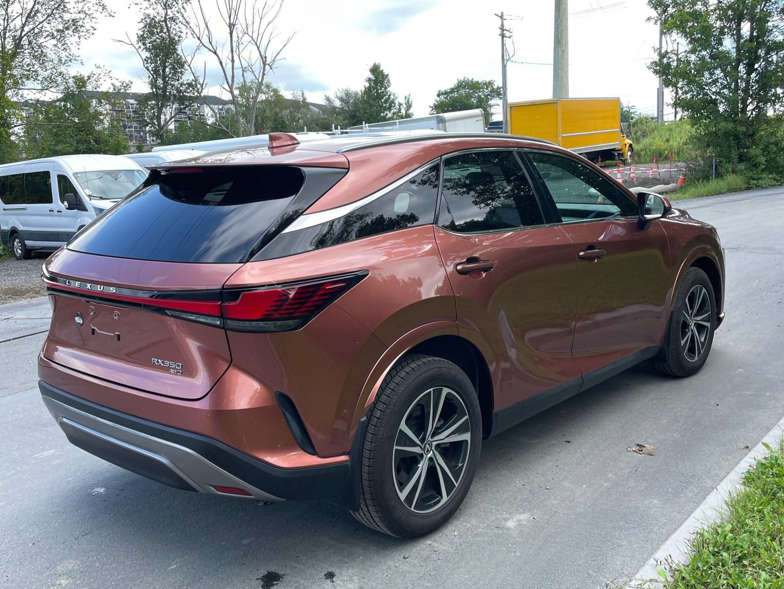 Used 2023 Lexus RX 350 Premium Plus w/ Accessory Package AWD/4WD image 3