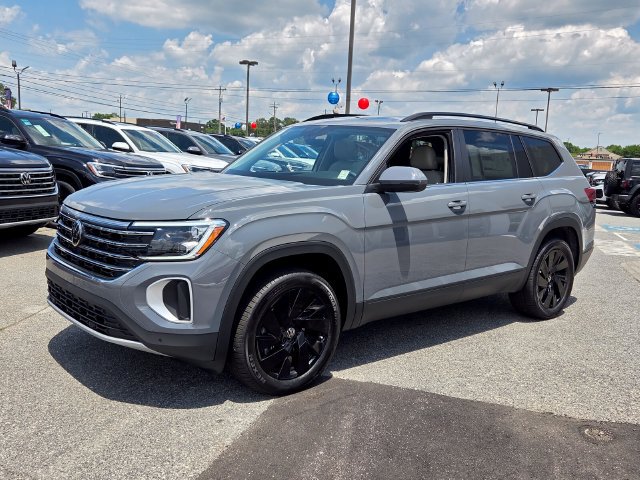 New 2026 Volkswagen Atlas SE FWD image 3