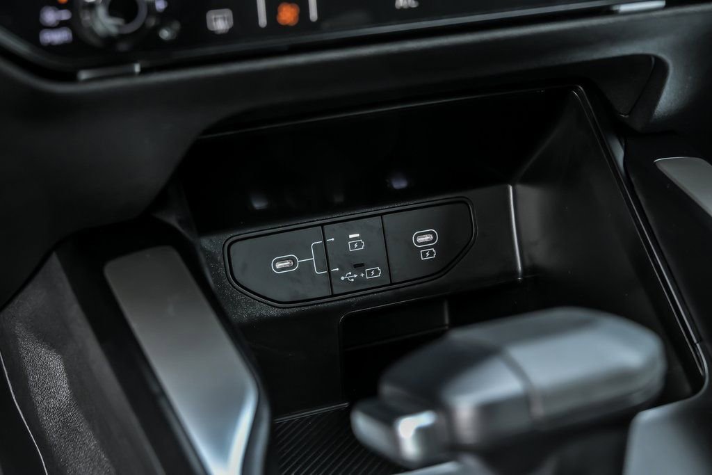 Used 2025 Kia Sorento LX image 23