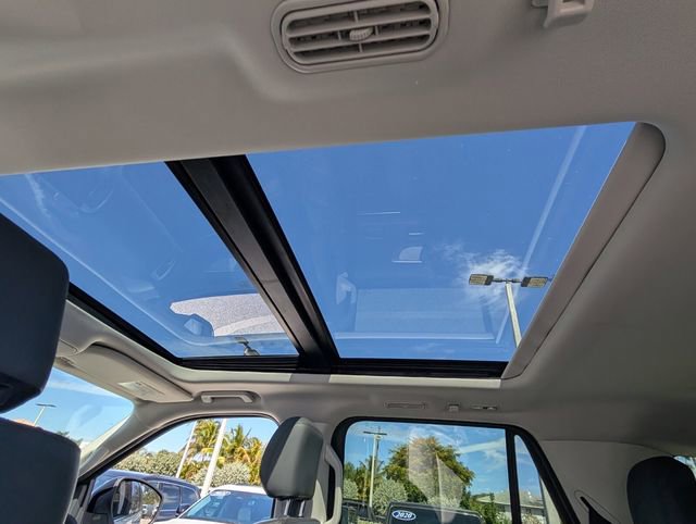 Certified 2025 Ford Expedition Active image 8