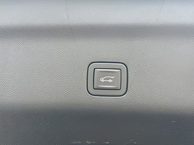 Used 2024 GMC Yukon Denali Ultimate image 12