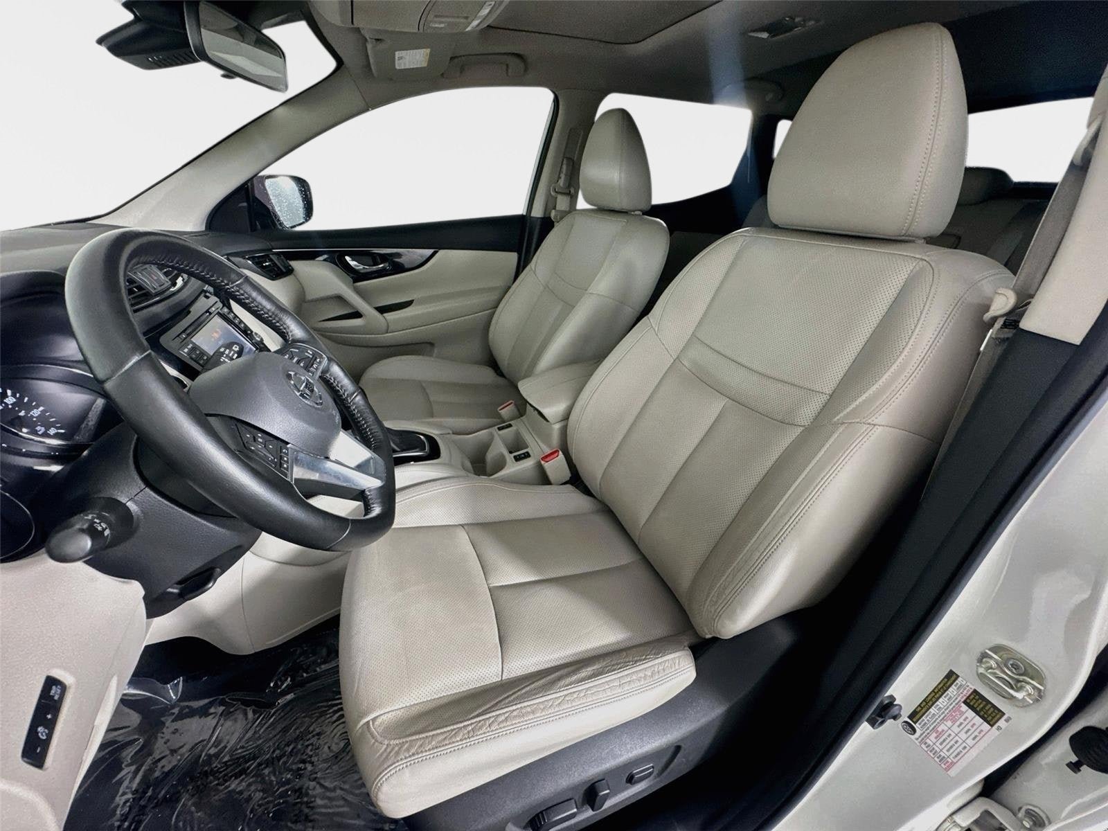 Certified 2018 Nissan Rogue Sport SL w/ SL Premium Package FWD image 12